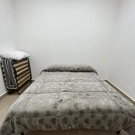 House Vicolo Longo 35 نابولي