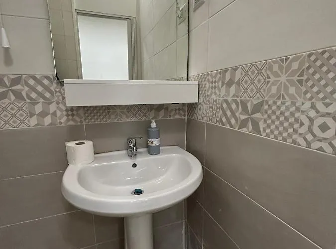 House Vicolo Longo 35 *